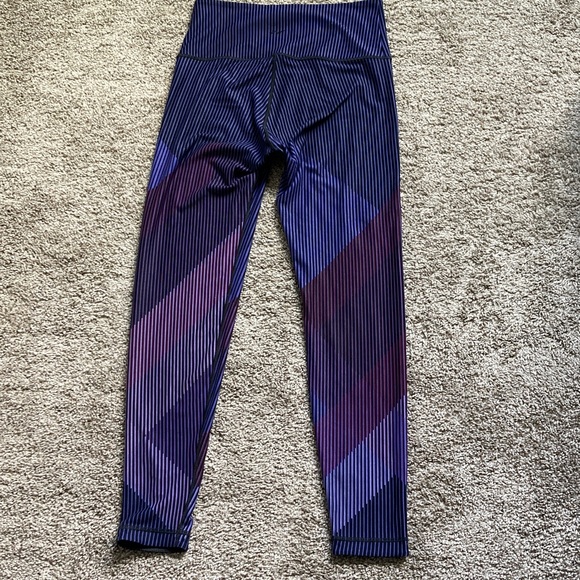 Peloton X WITH Array of colors leggings Stripes sz L Estimated - Picture 5 of 9